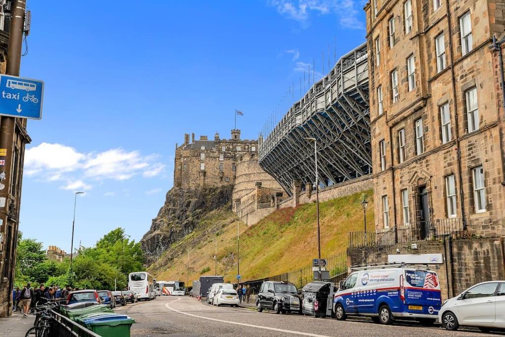 Boutique Modern Royal Mile Apartment Sleeps 4 エディンバラ エクステリア 写真