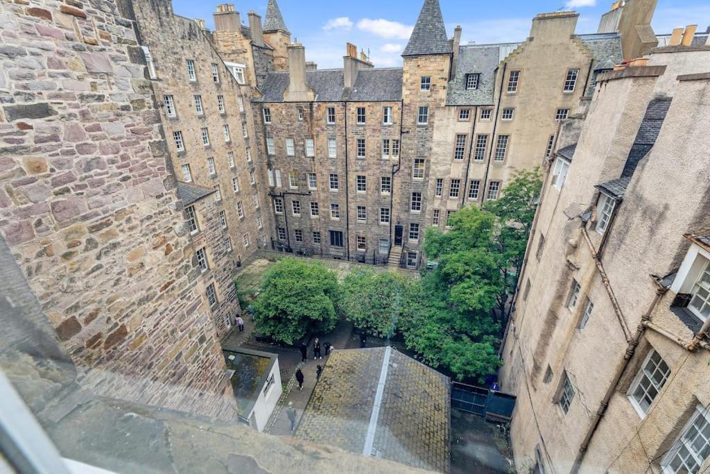 Boutique Modern Royal Mile Apartment Sleeps 4 エディンバラ エクステリア 写真